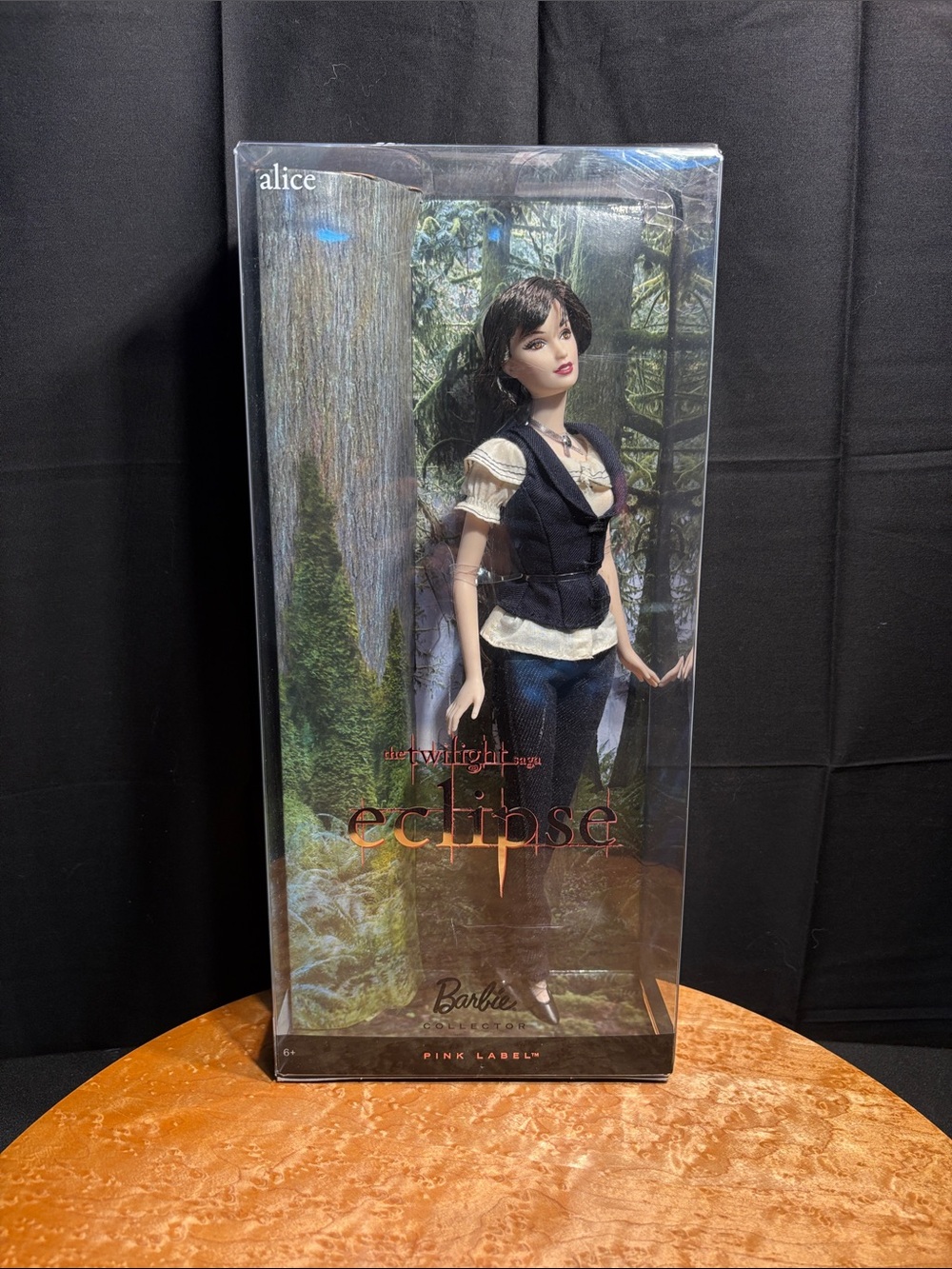 Barbie Twilight Saga Eclipse Alice Cullen Doll NRFB (Box Wear - See Pics)